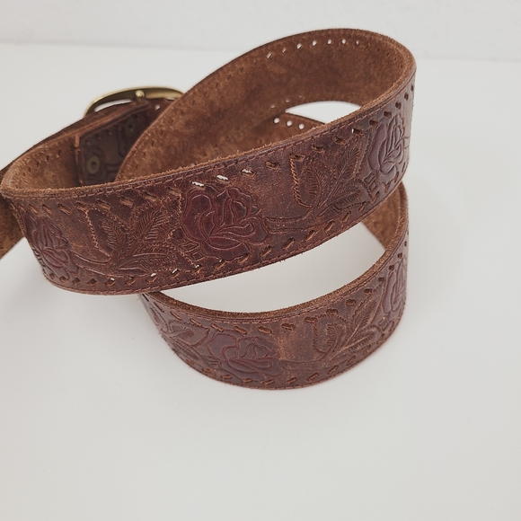 Aeropostale L Brown Leather Floral Embossed Belt - Picture 10 of 10